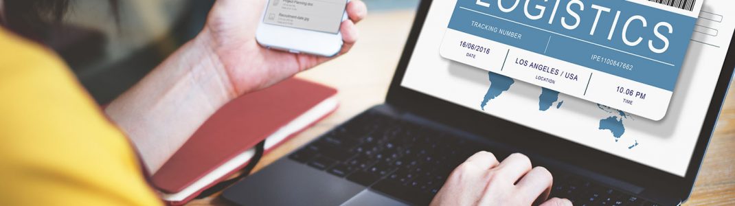 Daten auf Notebook und Smartphone in der Logistikbranche