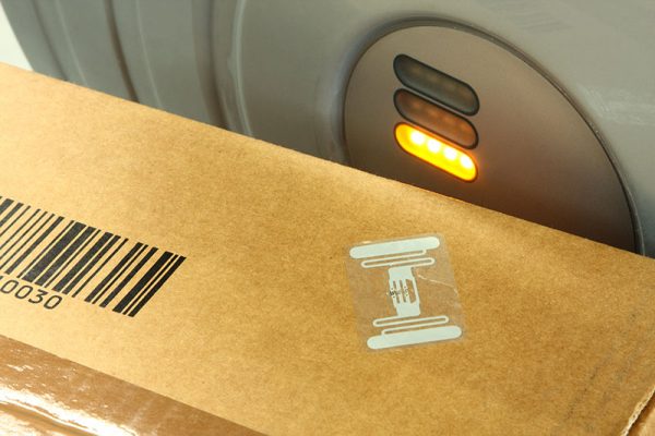 RFID Tag auf Paket