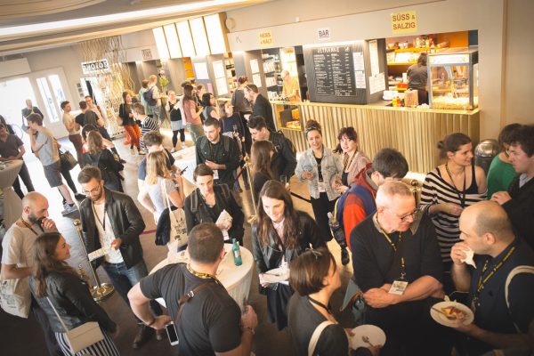 Mit Feedbackstr von Spectos erfahren die Veranstalter genau, welche Anforderungen die Besucher an das gastronomische Angebot beim Filmfest Dresden stellen.