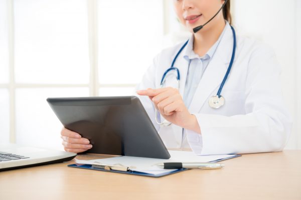 Beschwerdehotline-Spectos-Healthcare Beschwerdehotline als Teil der Multi-Channel Befragungen im Gesundheitswesen