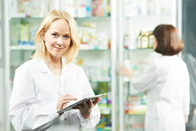 Mitarbeiterbefragung-Krankenhaus-Healthcare Beispiel für Mitarbeiterbefragungen auf Tablet
