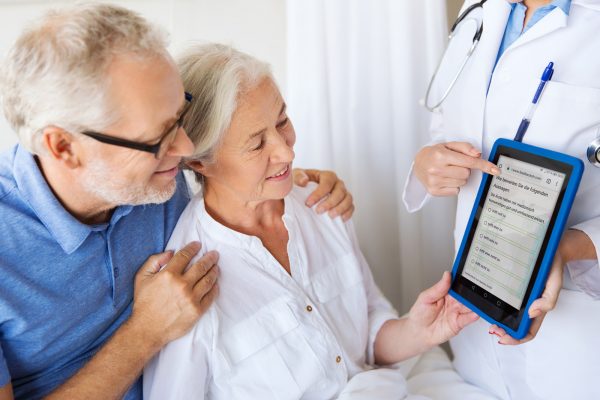 Patientenbefragung-Krankenhaus-Tablet Patientenbefragungen im Krankenhaus via Tablet