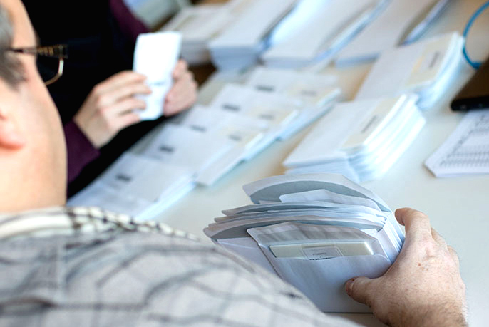 Vorbereitung für Laufzeitmessungen durch Lettershop Mitarbeiter Vorbereitung für Laufzeitmessungen durch Lettershop Mitarbeiter