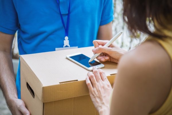 Paketzustellung bis zur Haustür: Letzte Meile ist entscheidend für erfolgreiche Customer Journey Paketzustellung - erfolgreiche Customer Journey bis zur letzten Meile